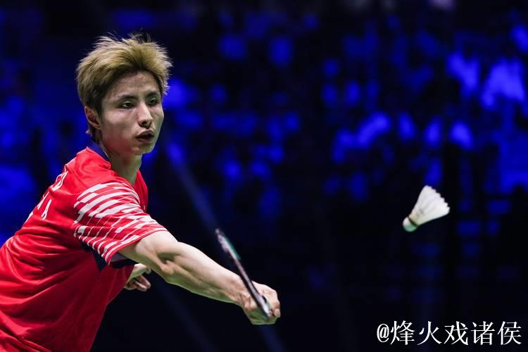 世界羽联总决赛：石宇奇两局完胜昆拉武特晋级决赛